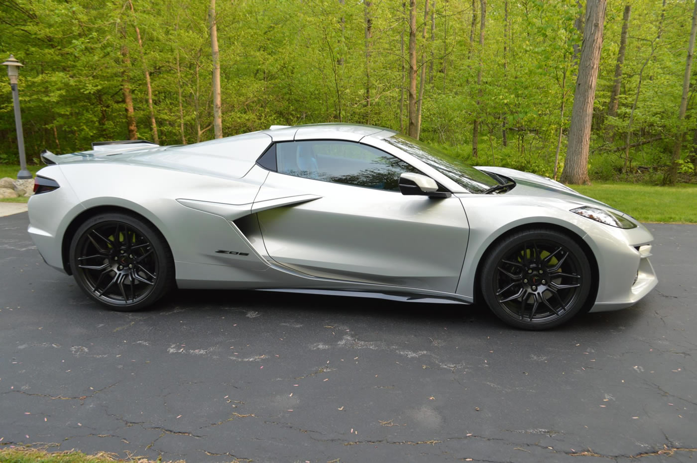 2023 Corvette Z06 Convertible 3LZ in Silver Flare Metallic