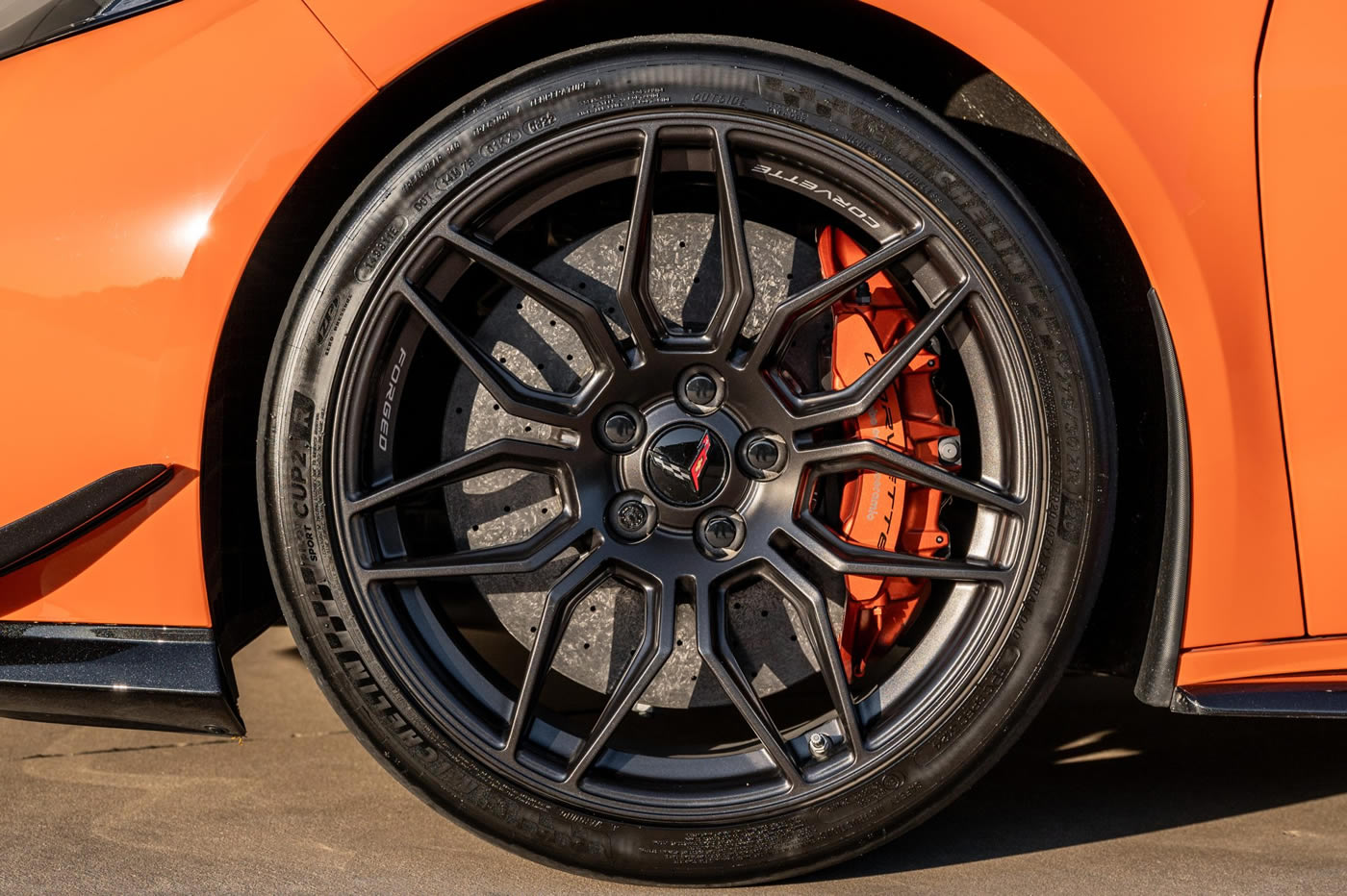 2023 Corvette Z06 Convertible 3LZ Z07 in Amplify Orange