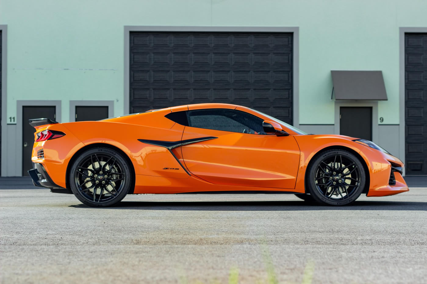 2023 Corvette Z06 Coupe 2LZ in Amplify Orange