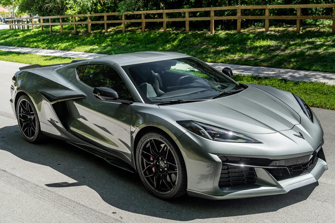 2023 Corvette Z06 Coupe 3LZ in Hypersonic Gray Metallic