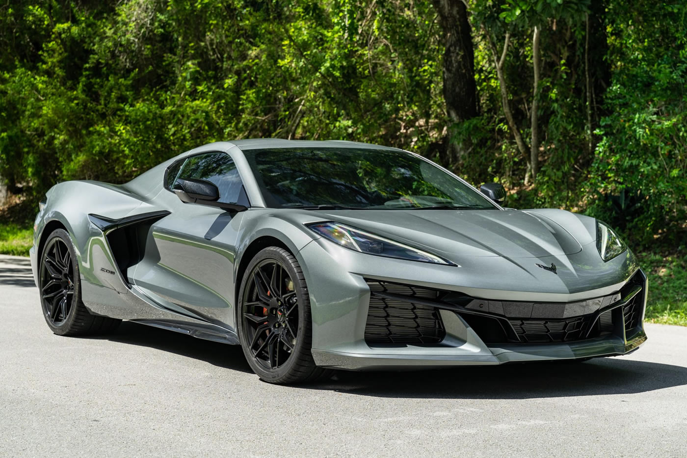 2023 Corvette Z06 Coupe 3LZ in Hypersonic Gray Metallic