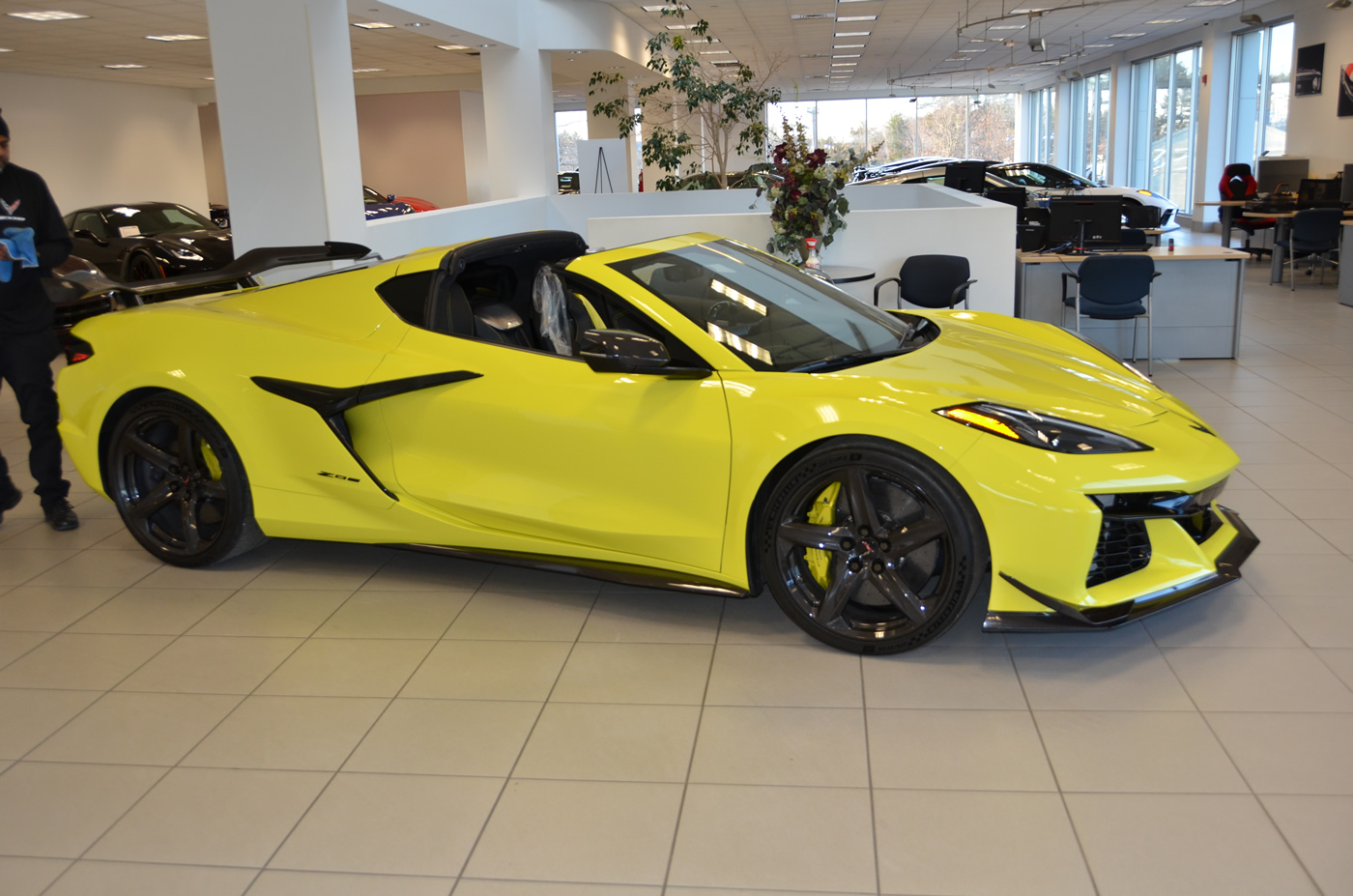 2023 Corvette Z06 Coupe in Accelerate Yellow