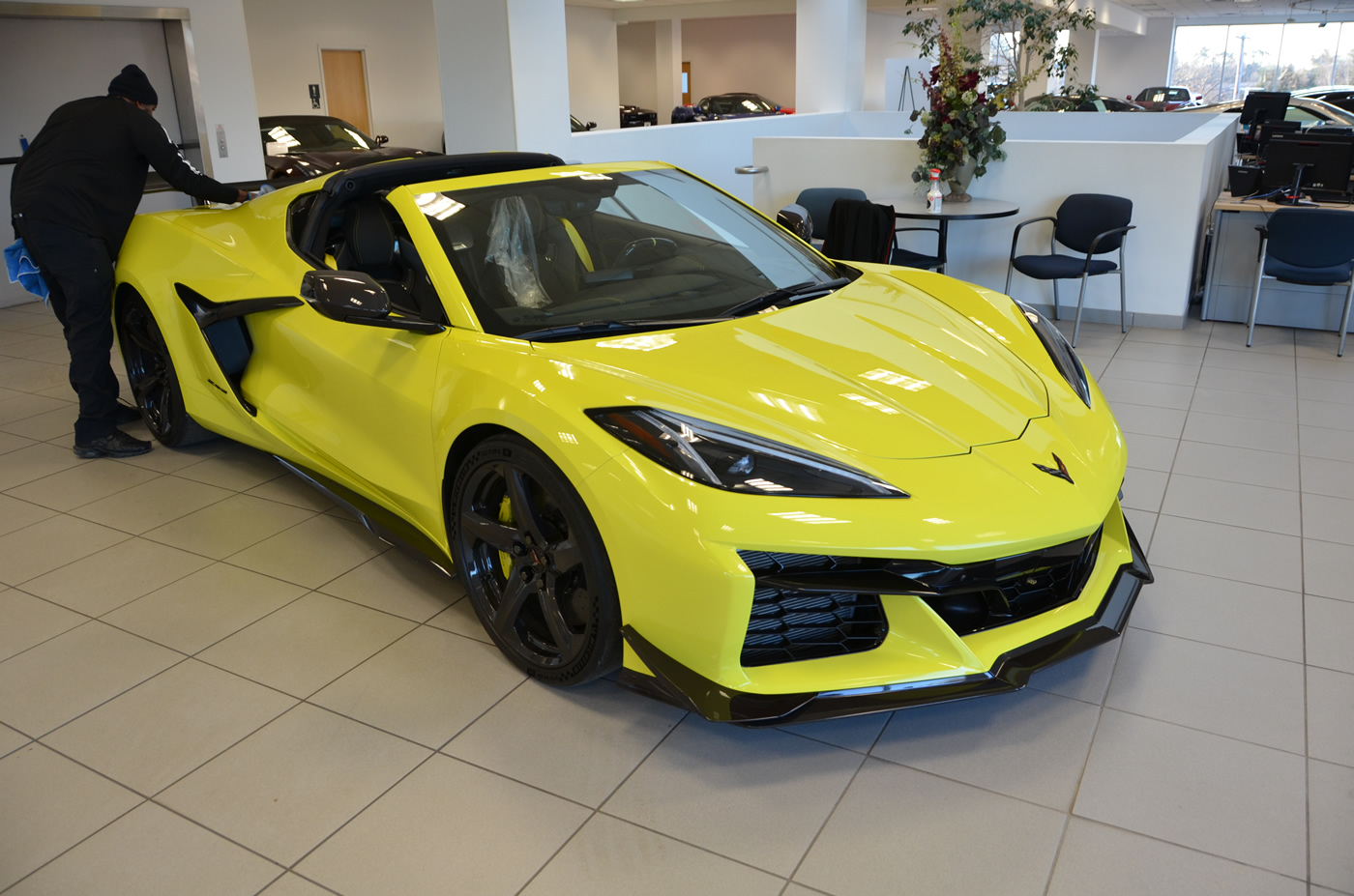 2023 Corvette Z06 Coupe in Accelerate Yellow