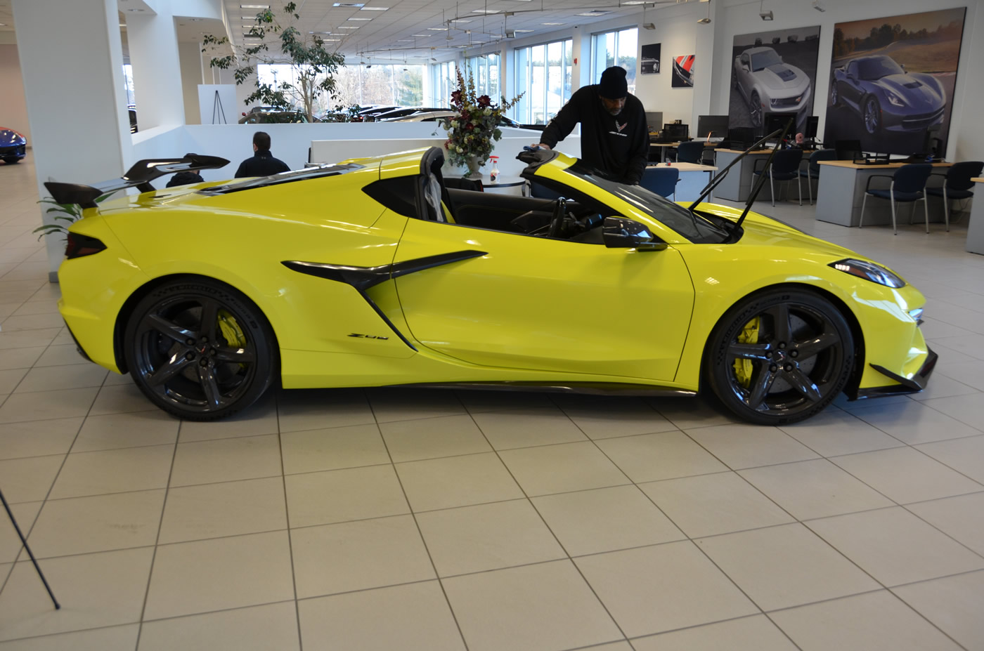 2023 Corvette Z06 Coupe in Accelerate Yellow