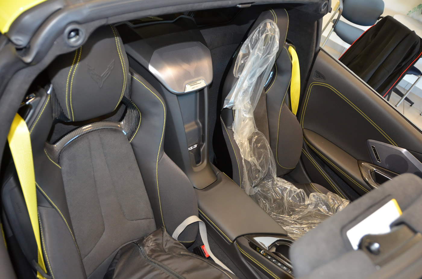 2023 Corvette Z06 Coupe in Accelerate Yellow