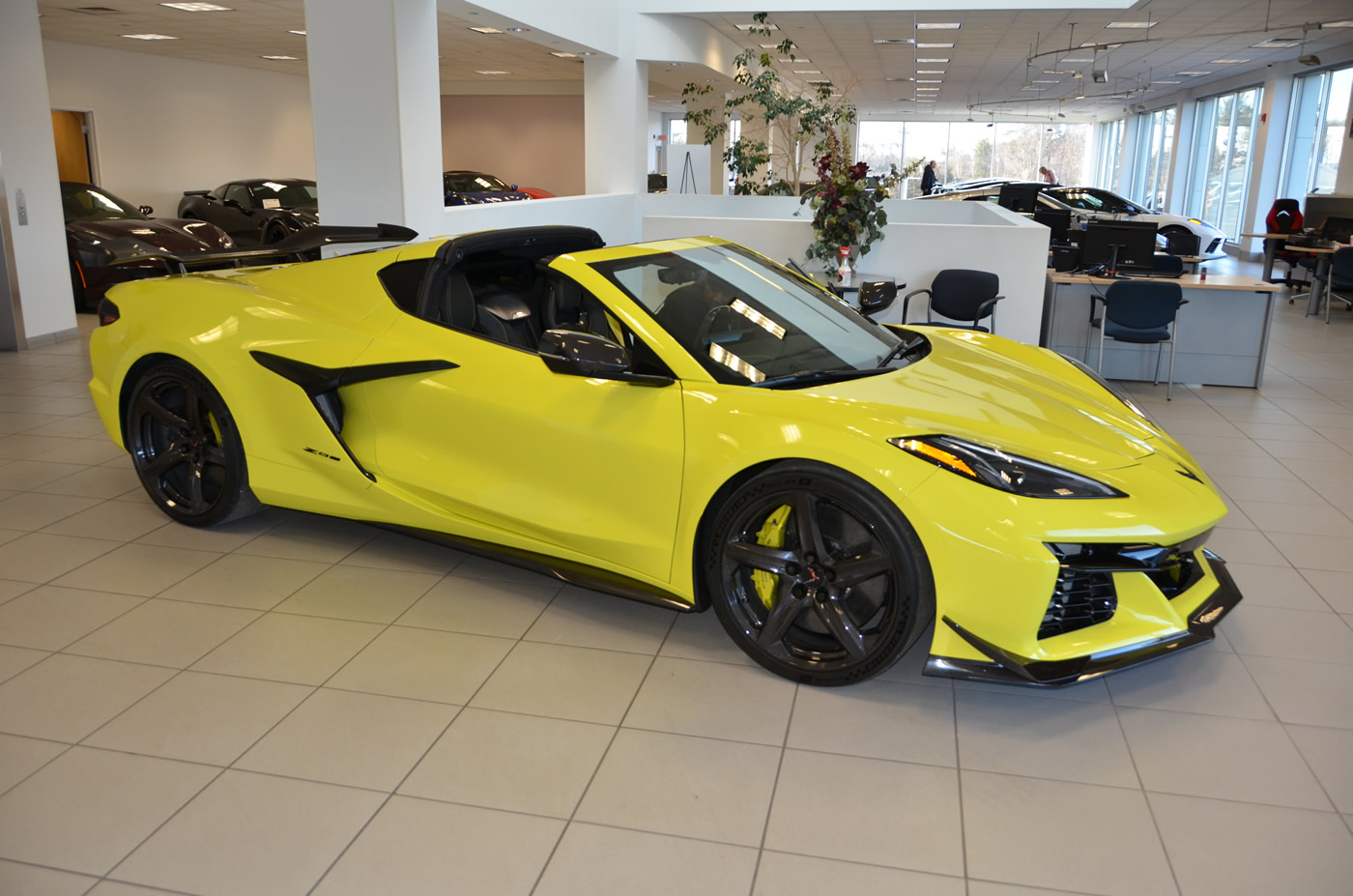 2023 Corvette Z06 Coupe in Accelerate Yellow