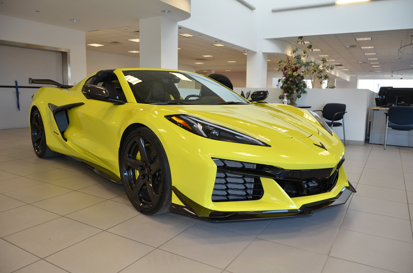 2023 Corvette Z06 Coupe in Accelerate Yellow