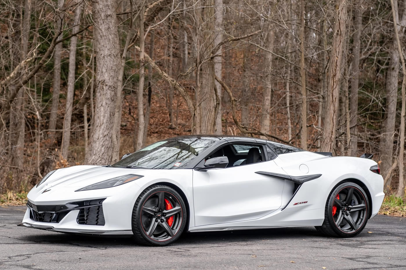 2024 Corvette Z06 Convertible 3LZ is finished in Arctic White