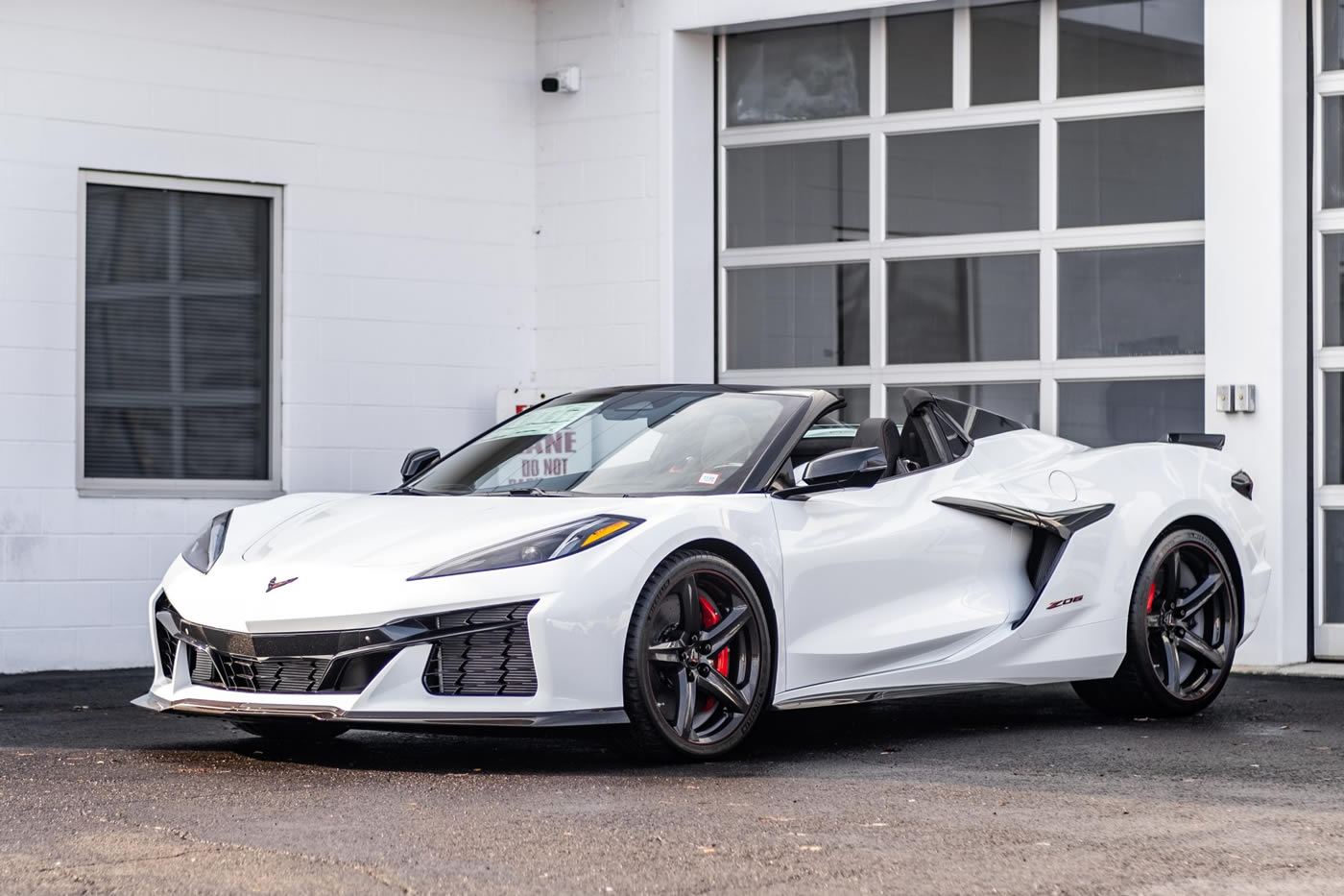 2024 Corvette Z06 Convertible 3LZ is finished in Arctic White