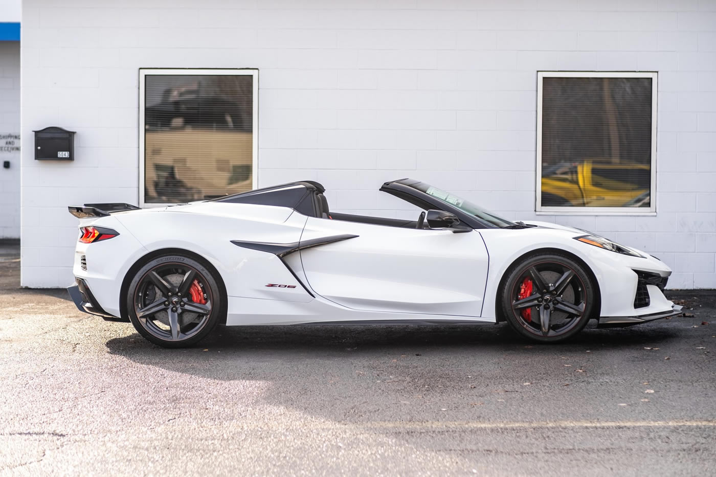 2024 Corvette Z06 Convertible 3LZ is finished in Arctic White