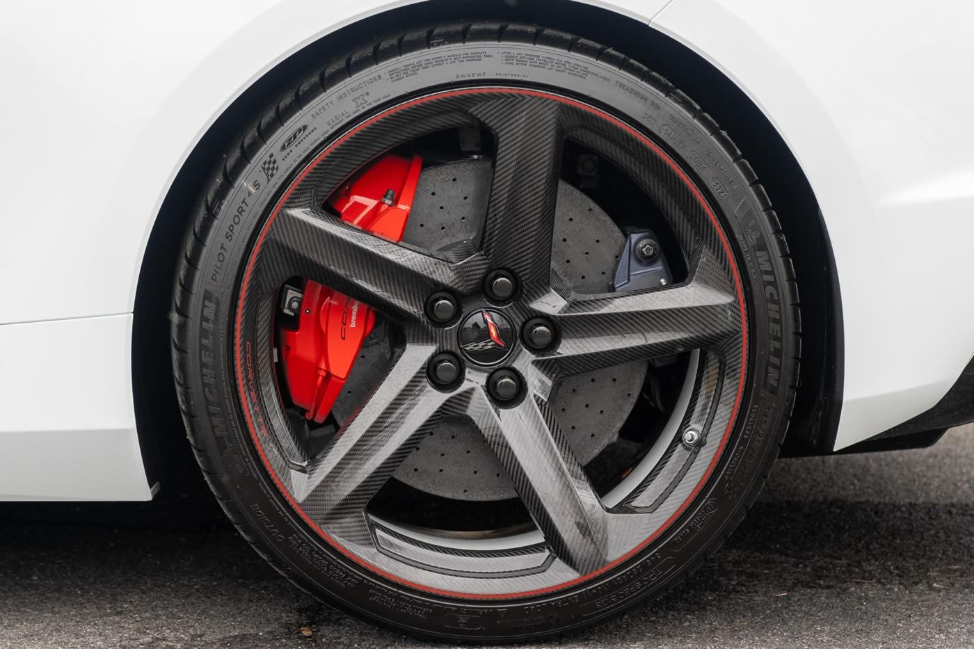 2024 Corvette Z06 Convertible 3LZ is finished in Arctic White