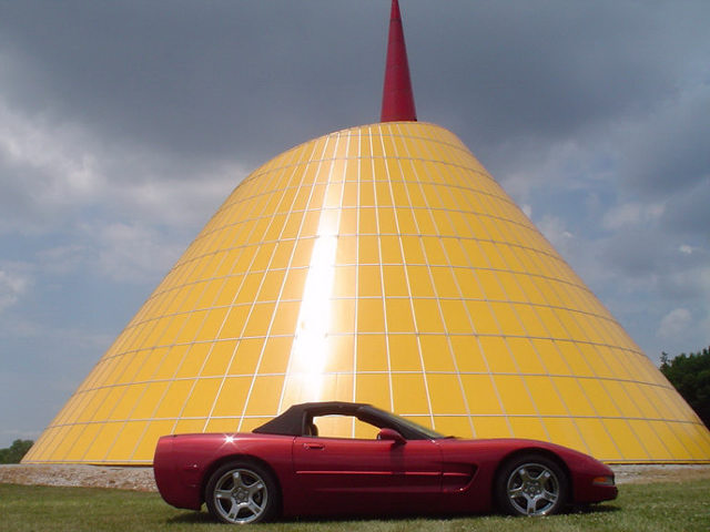 Cinnamon Girl at Corvette Museum